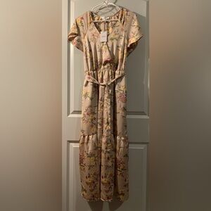 NWT Lucky Brand Lined Size M Floral Maxi Dress.